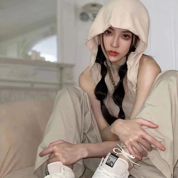 滚女揾老衬